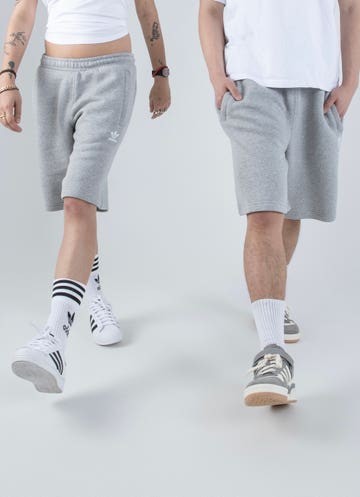 Essentials | Shorts Red in Rat Grey Adidas Trefoil Adicolor Originals