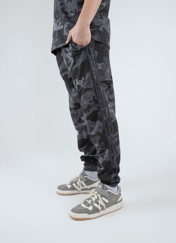 Adidas Originals Graphics Camo Joggers in Multi