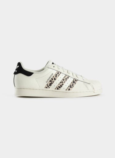 Adidas Originals Superstar Shoes - Womens in White