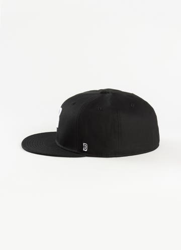 Barrio Logo Fitted Cap in Black
