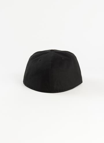 Barrio Logo Fitted Cap in Black