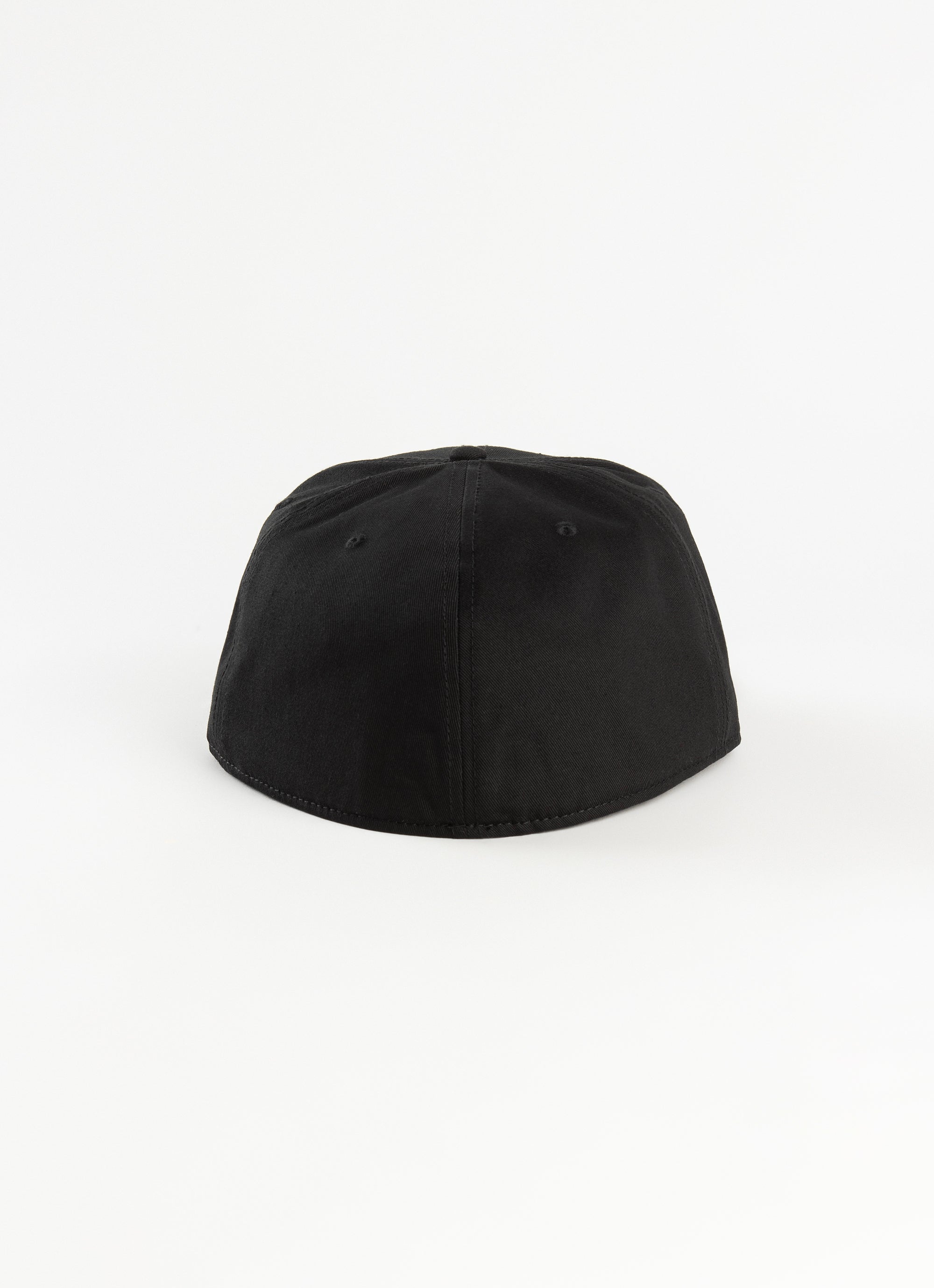 Barrio Logo Fitted Cap in Black