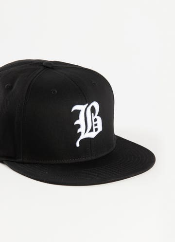 Barrio Logo Fitted Cap in Black