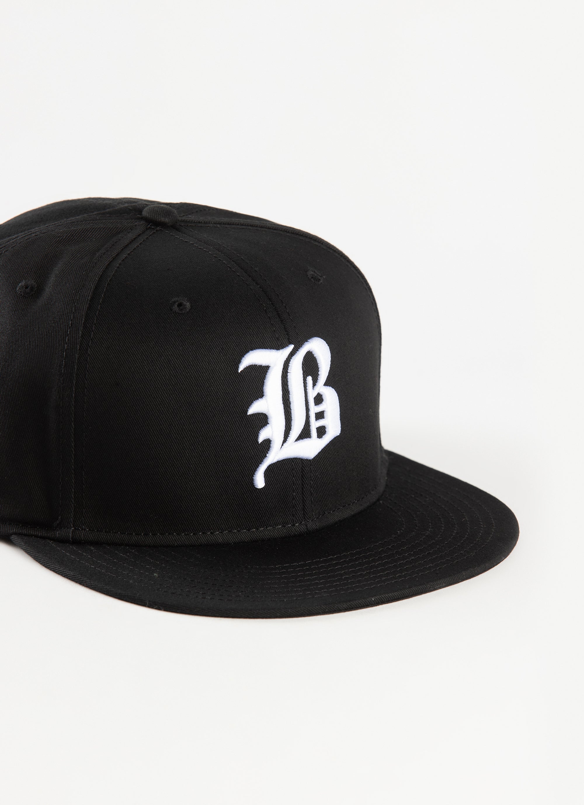 Barrio Logo Fitted Cap in Black