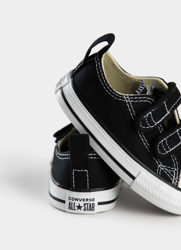 Converse Chuck Taylor 2v Slip Canvas Shoes - Infant in Black