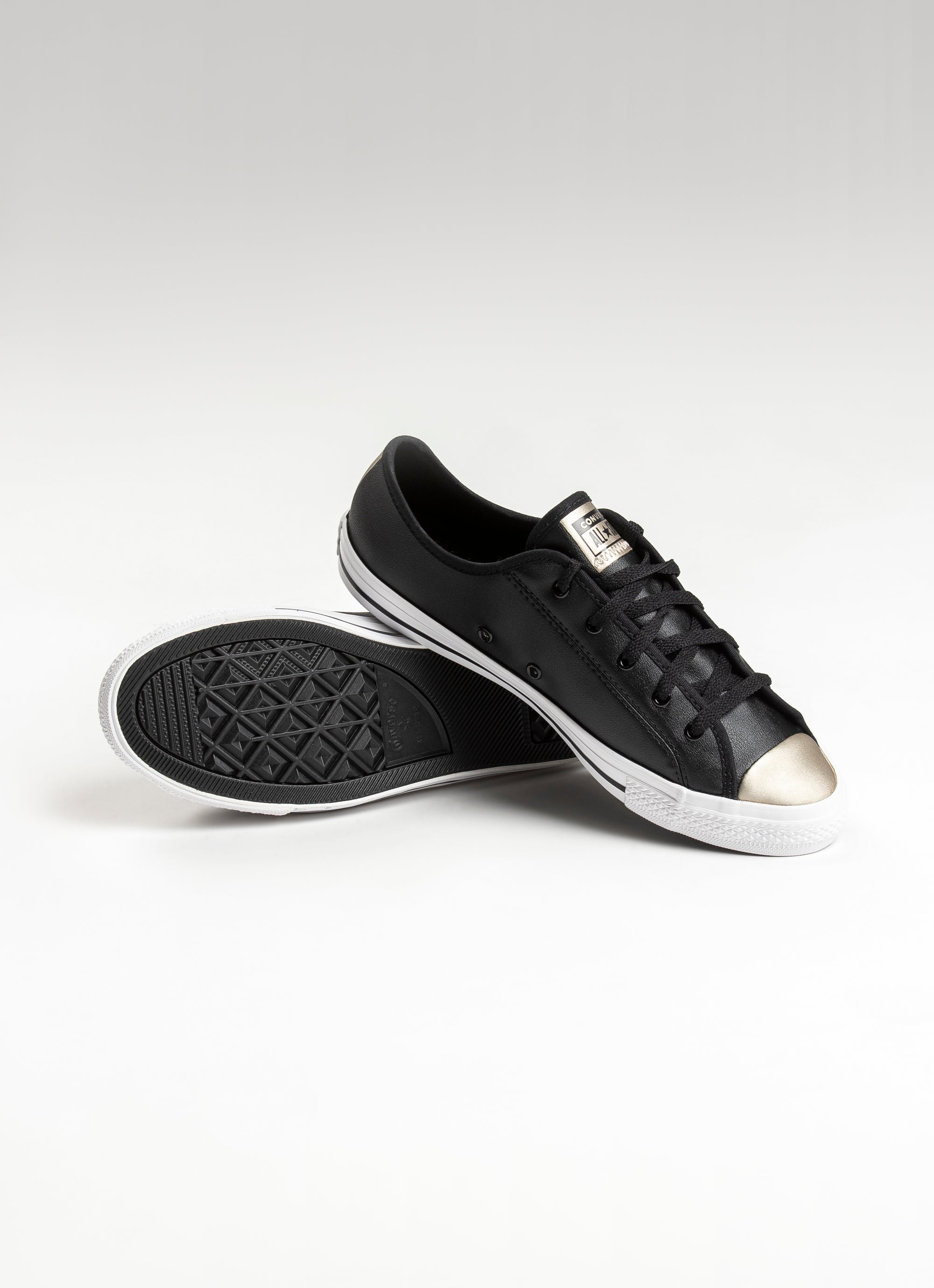 converse dainty black mono