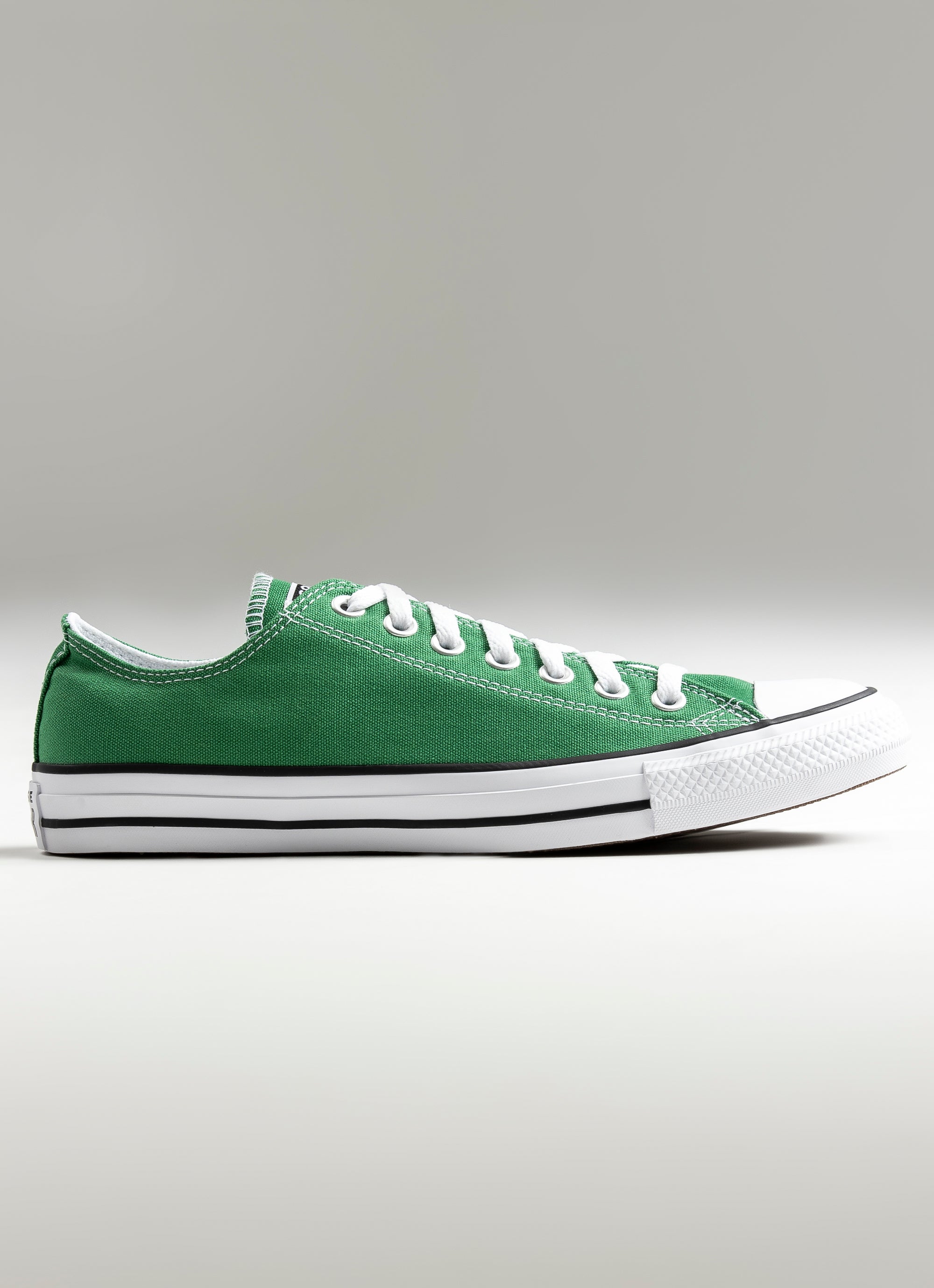 Converse Chuck Low Shoe in Unknown | Red Rat