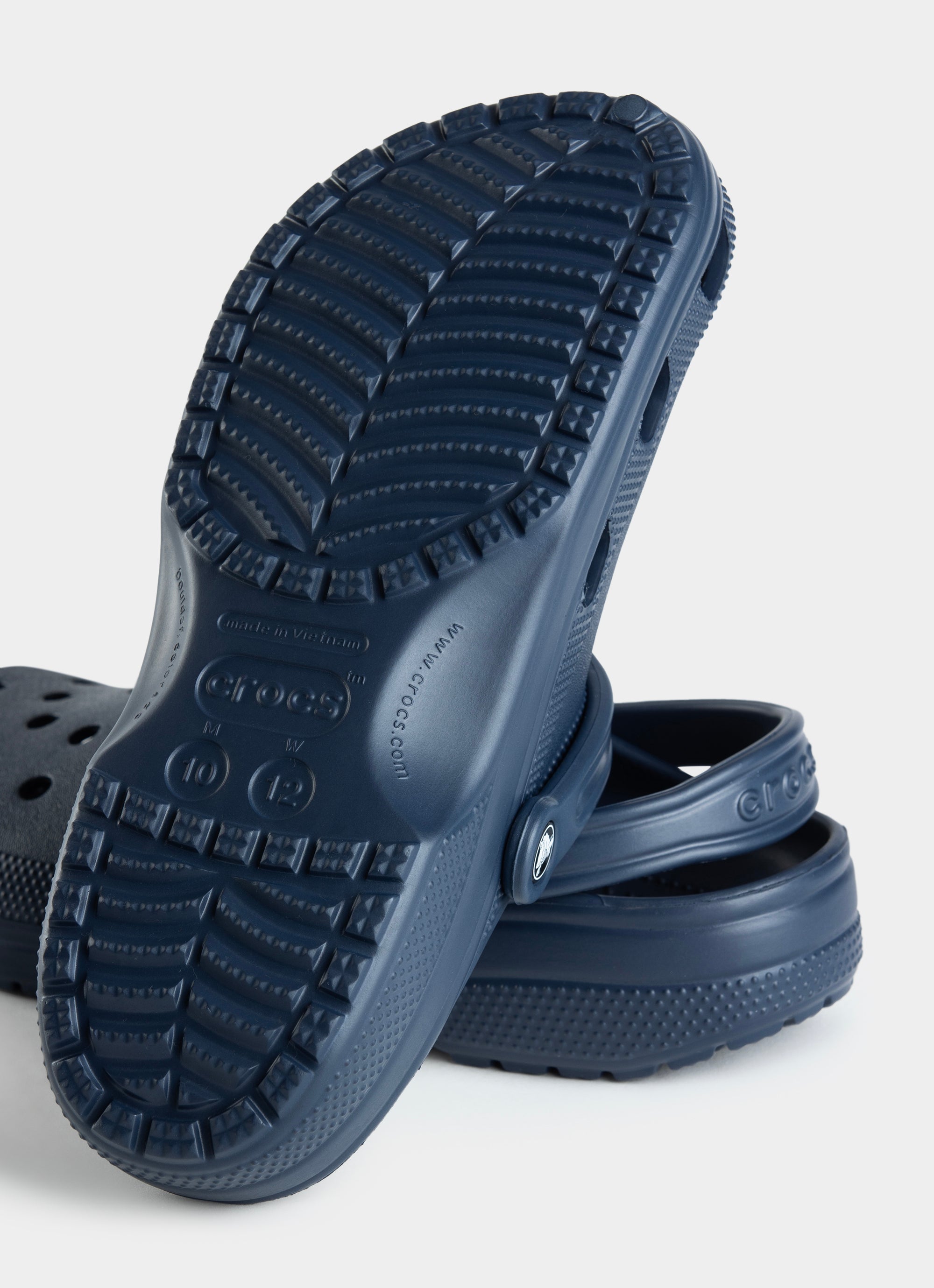 Crocs Classic Clog - Unisex in Blue