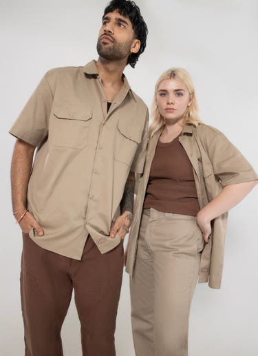 Dickies 1574 Short Sleeve Shirt in Brown