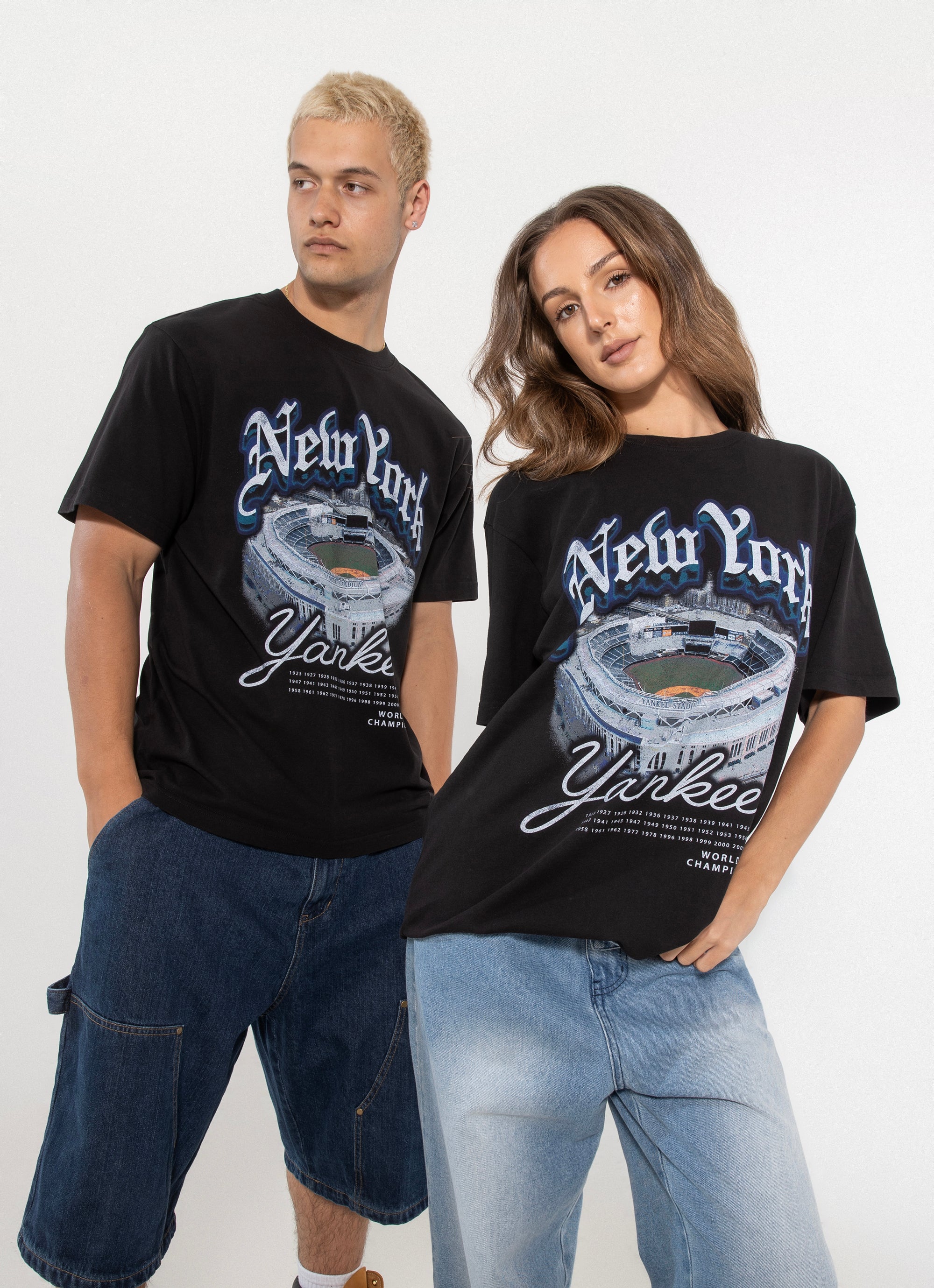 Majestic Mlb New York Yankees Gothic Stadium Tee in Black | Red Rat