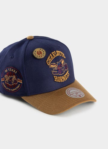 Mitchell & Ness Nba Charlotte Hornets Work It Pro Crown Snapback Cap in Blue