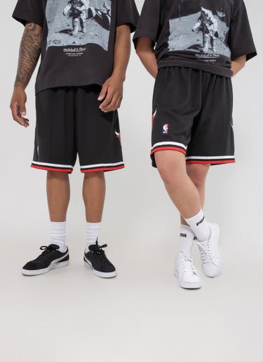 Mitchell & Ness Nba Chicago Bulls 97-98 Swingman Short in Black