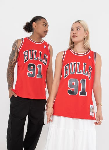 Mitchell & Ness Nba Chicago Bulls Dennis Rodman Swingman Jersey in Red