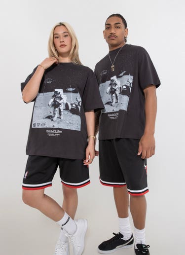 Mitchell & Ness Nba Chicago Bulls Moon Rock Tee in Black