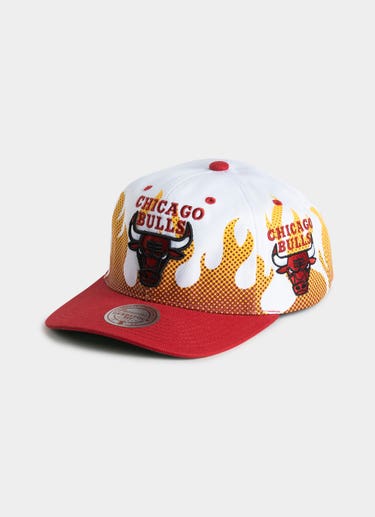 Mitchell & Ness Nba Chicago Bulls On Fire Deadstock Snapback Cap in White