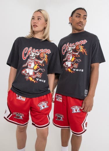 Mitchell & Ness Nba Chicago Bulls On Fire Tee in Black