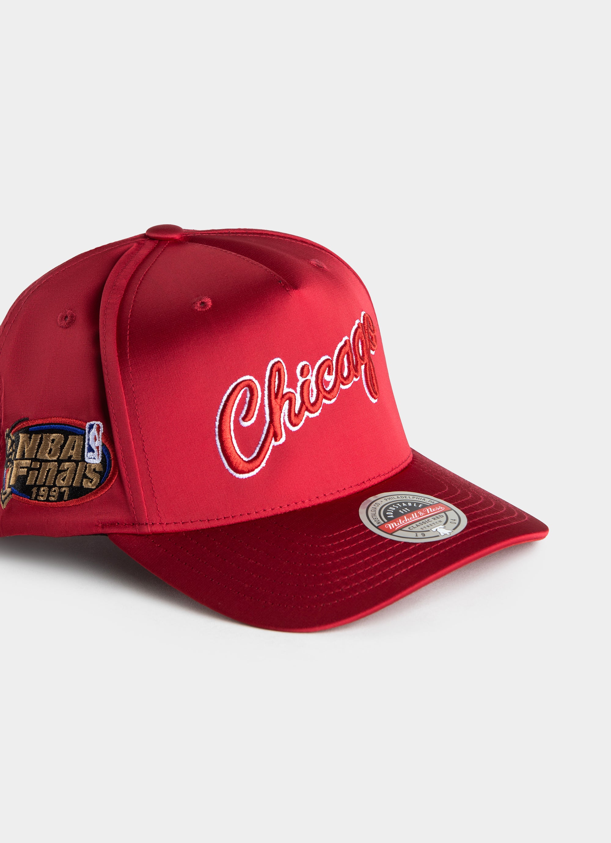 Mitchell & Ness Nba Chicago Bulls Satin Snapback Cap in Red