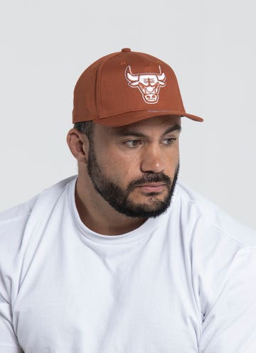 Mitchell & Ness 110 Chicago Bulls snapback cap in red