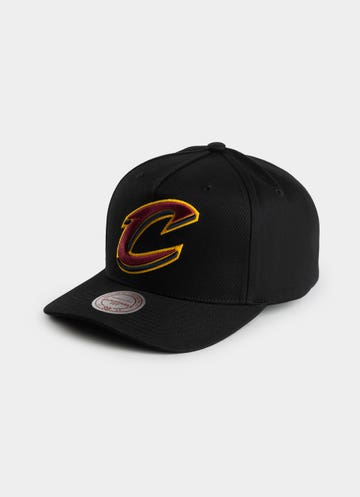 Mitchell & Ness Nba Cleveland Cavaliers Team Colour Logo Mvp Snapback Cap in Black