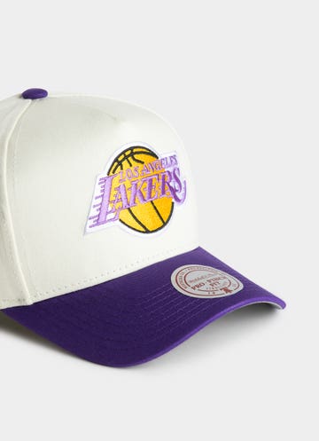 Mitchell & Ness Nba Los Angeles Lakers Evergreen Pro Pinch Snapback Cap in White