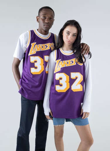 Mitchell & Ness Nba Los Angeles Lakers Magic Johnson Swingman Jersey in Purple