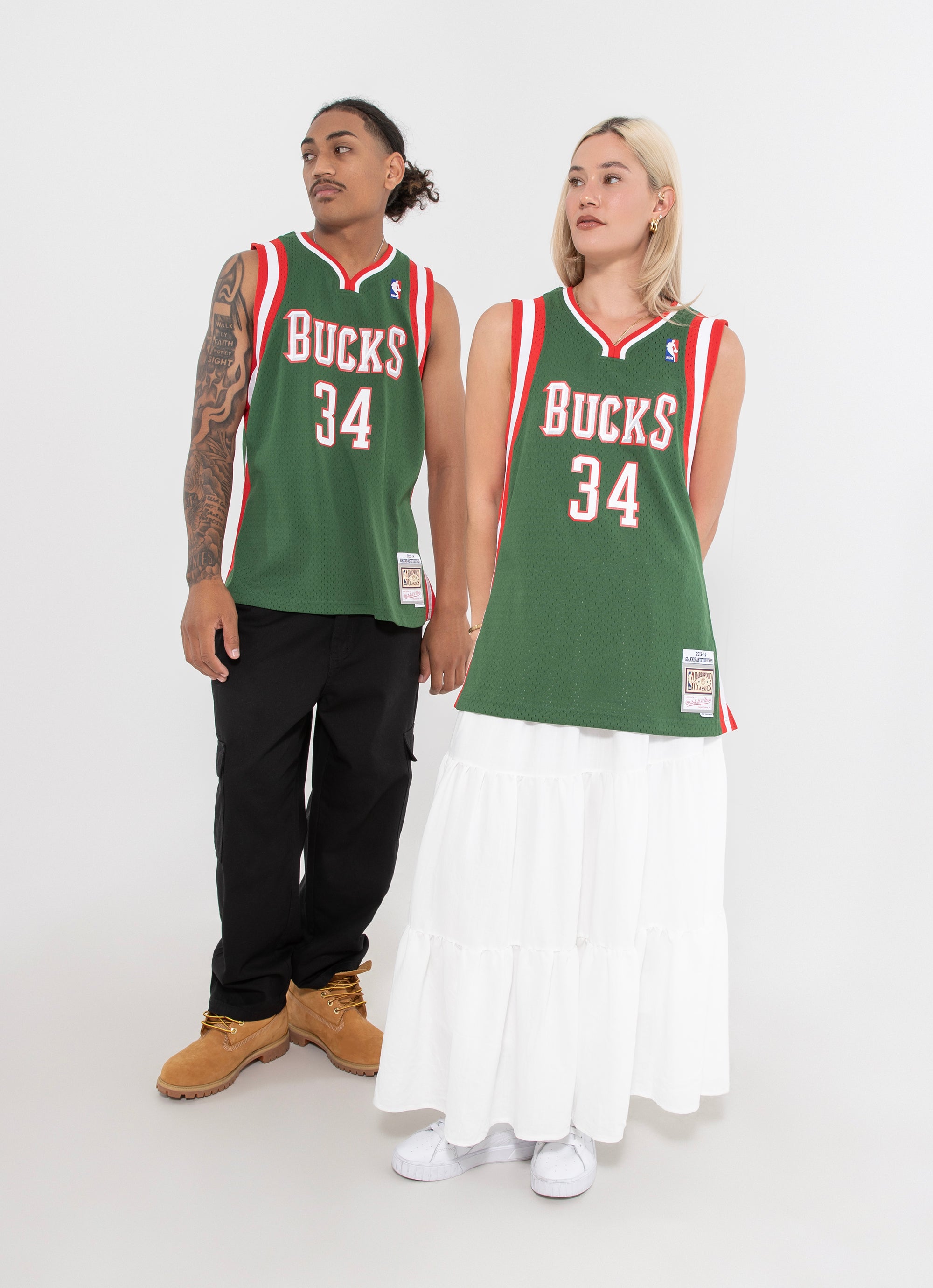 Mitchell & Ness Nba Milwaukee Bucks Gian Road Swingman Jersey in Green