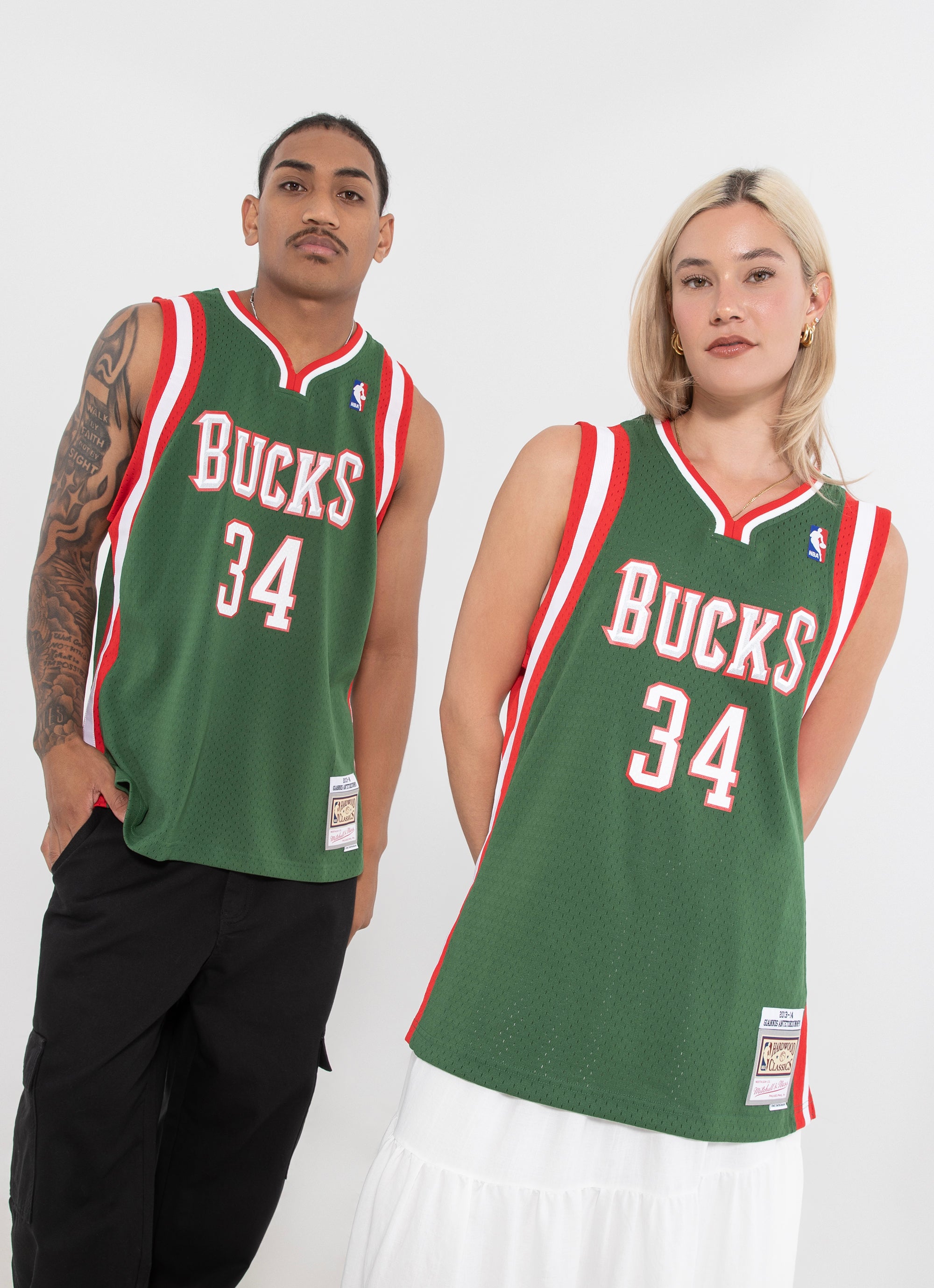 Mitchell & Ness Nba Milwaukee Bucks Gian Road Swingman Jersey in Green
