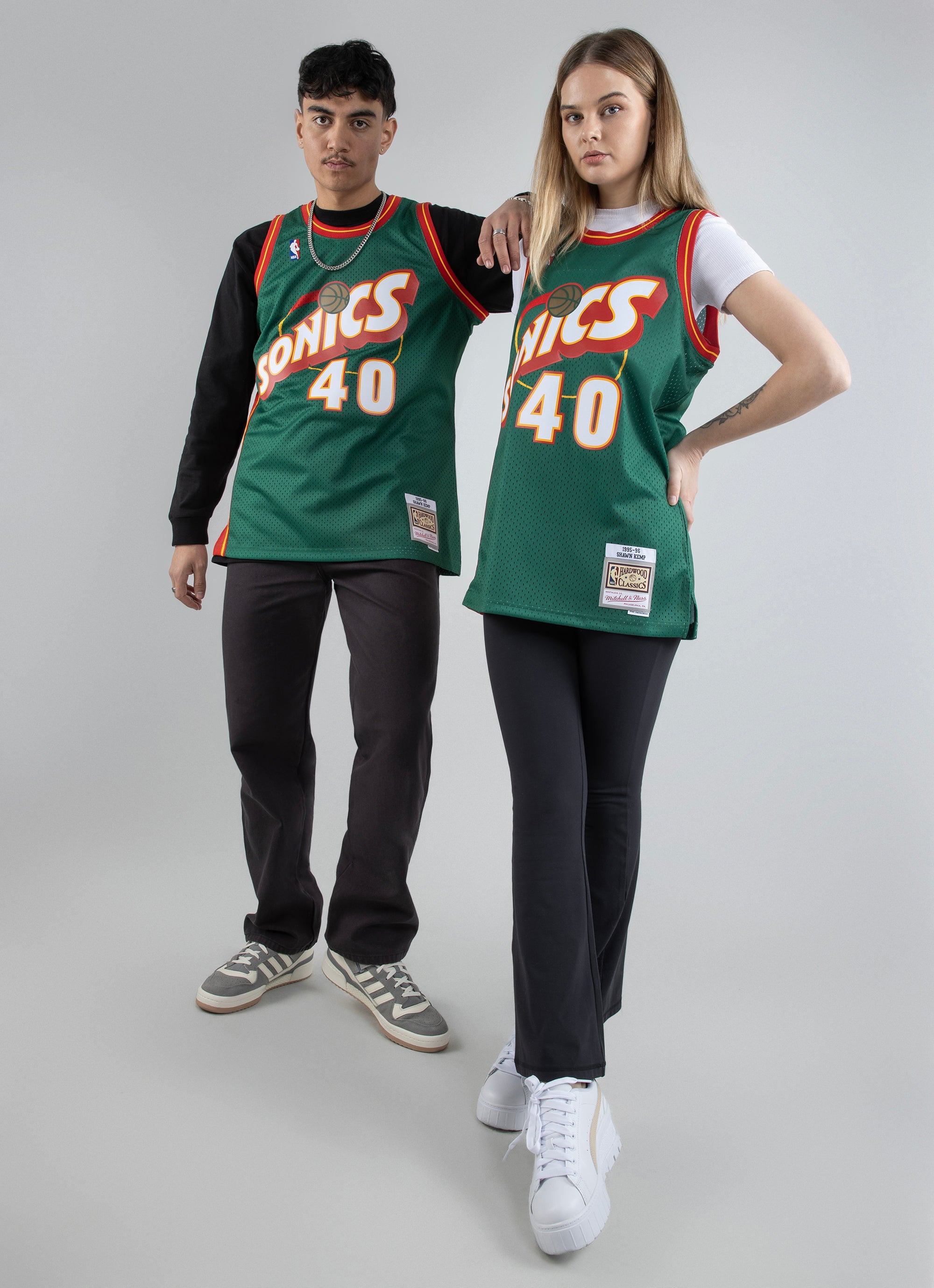 Women's Mitchell & Ness Shawn Kemp Green Seattle SuperSonics 1995-96 Hardwood Classics Swingman Jersey Size: Small