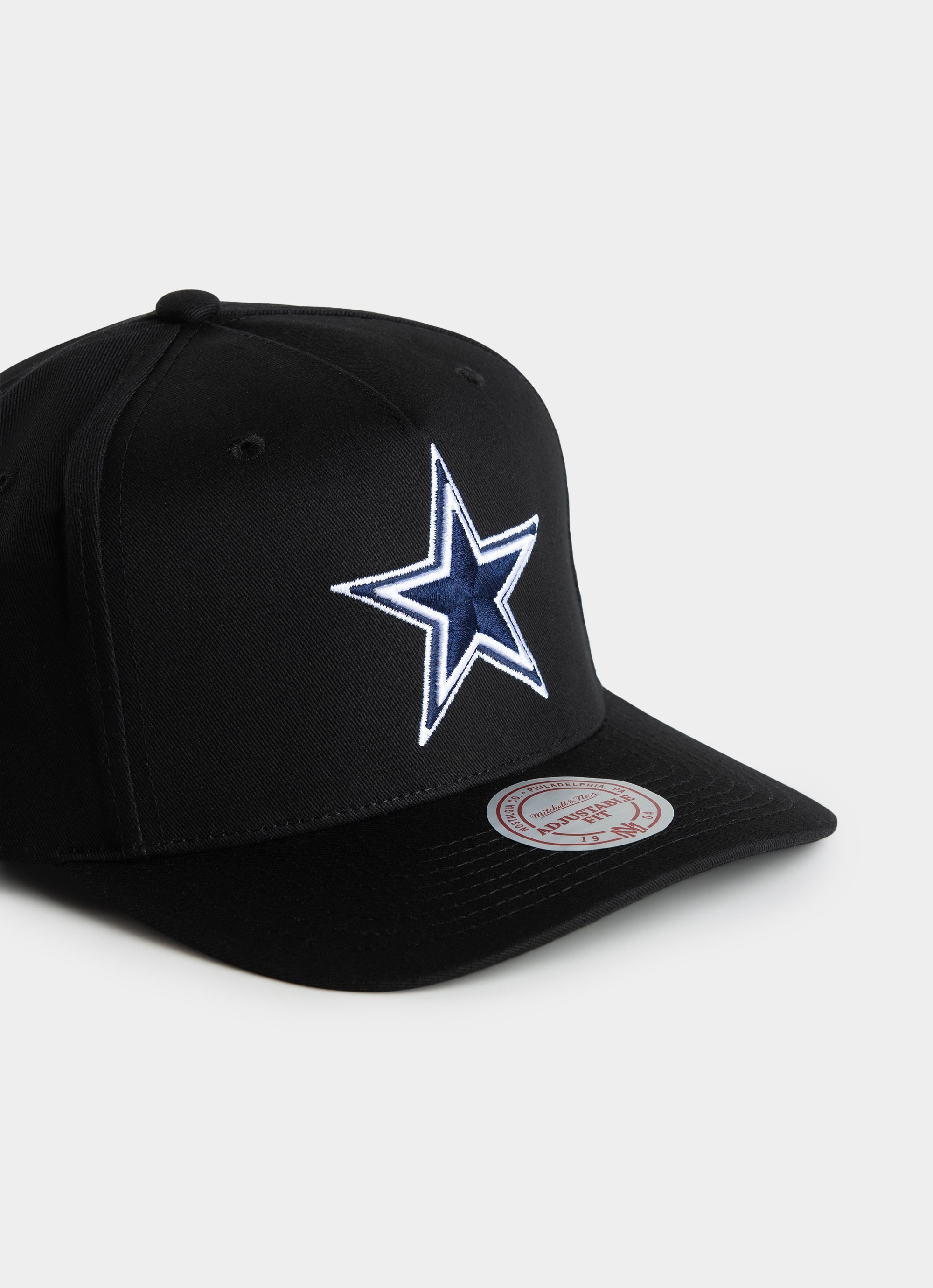 Mitchell & Ness Nfl Dallas Cowboys Team Colour Logo Mvp Snapback Cap in Black