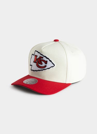 Mitchell & Ness Nfl Kansas City Chiefs Evergreen Pro Pinch Snapback Cap in White
