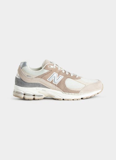 New Balance 2002r Shoes in Brown