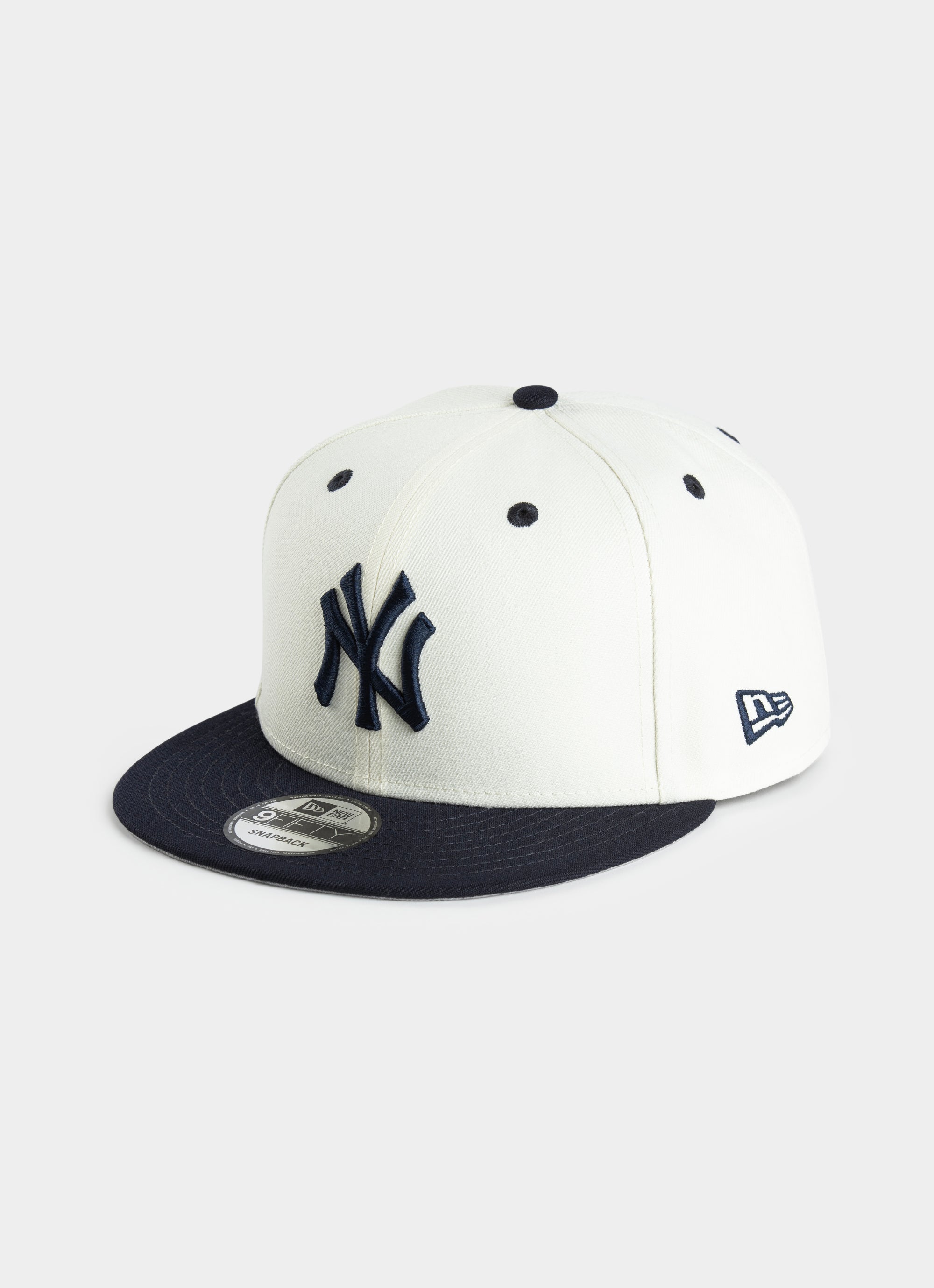 Official New Era New York Yankees MLB Two Tone Chrome White 59FIFTY Fitted  Cap