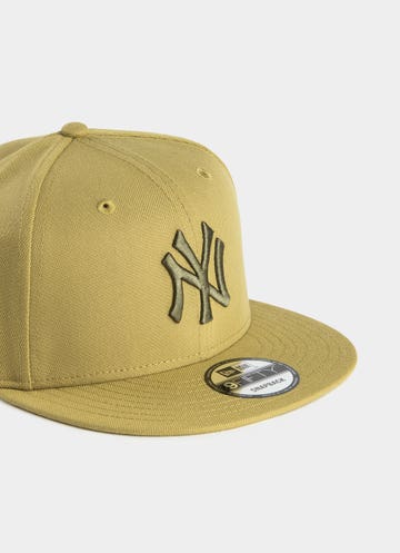 New Era Mlb 9fifty New York Yankees Moss Green Repreve Snapback Cap in Green