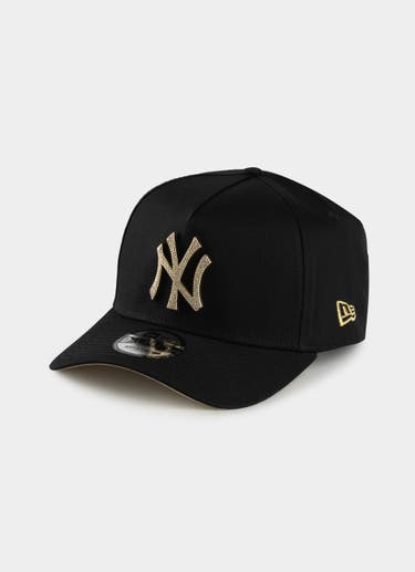 New Era Mlb 9forty A-frame Ny Yankees Gold Metal Badge Diamante Snapback in Black