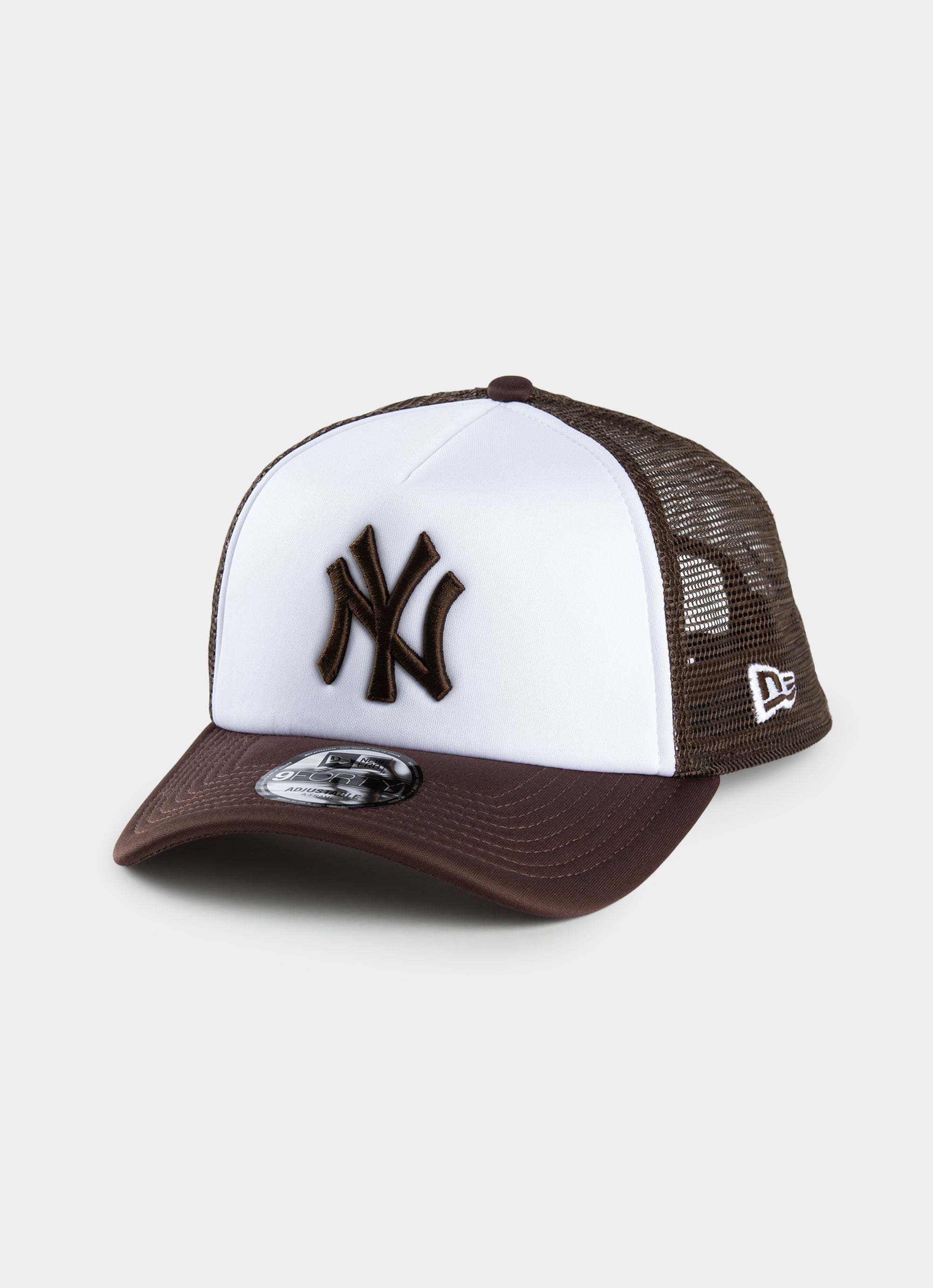 New Era Mlb 9forty A-frame Trucker Earthtones New York Yankees Cap in Brown