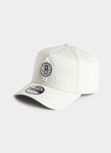 New Era Nba 9forty A-frame Brooklyn Nets Lenticular Velcro Badge Cap in White