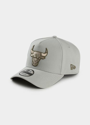 New Era Nba 9forty A-frame Chicago Bulls Medium Silver Olive Snapback Cap in Silver