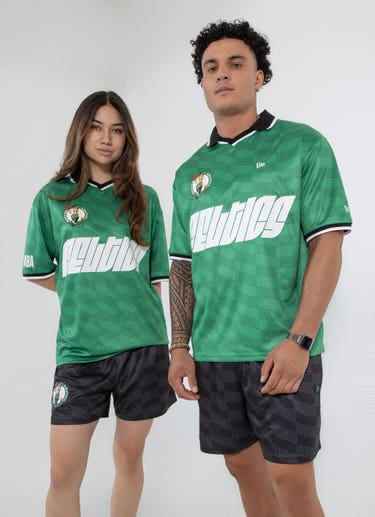 New Era Nba Boston Celtics Street Soccer Oversized Fit Tee in Green