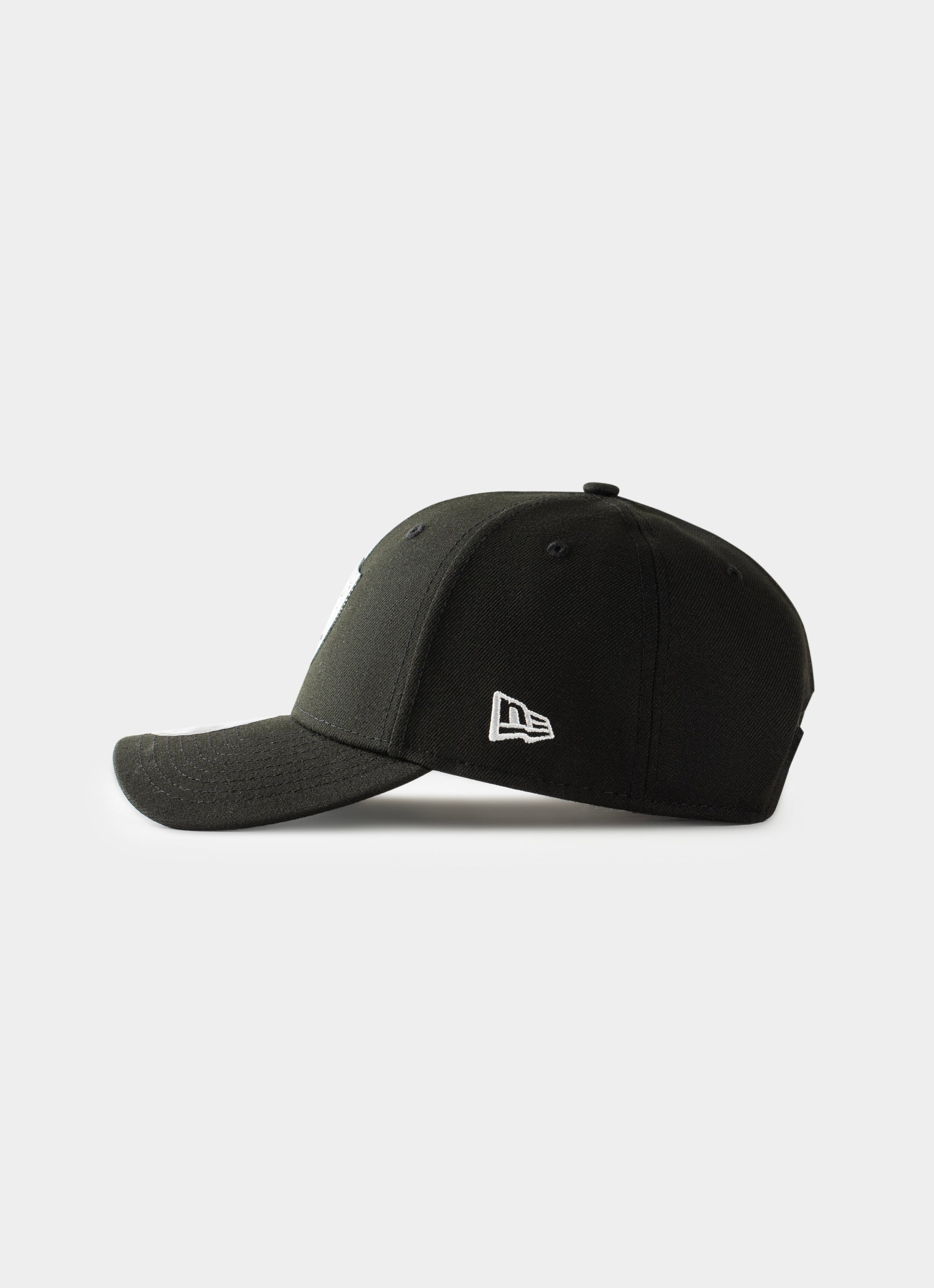 New Era Nfl 9forty Las Vegas Raiders Liquid Metal Snapback Cap in