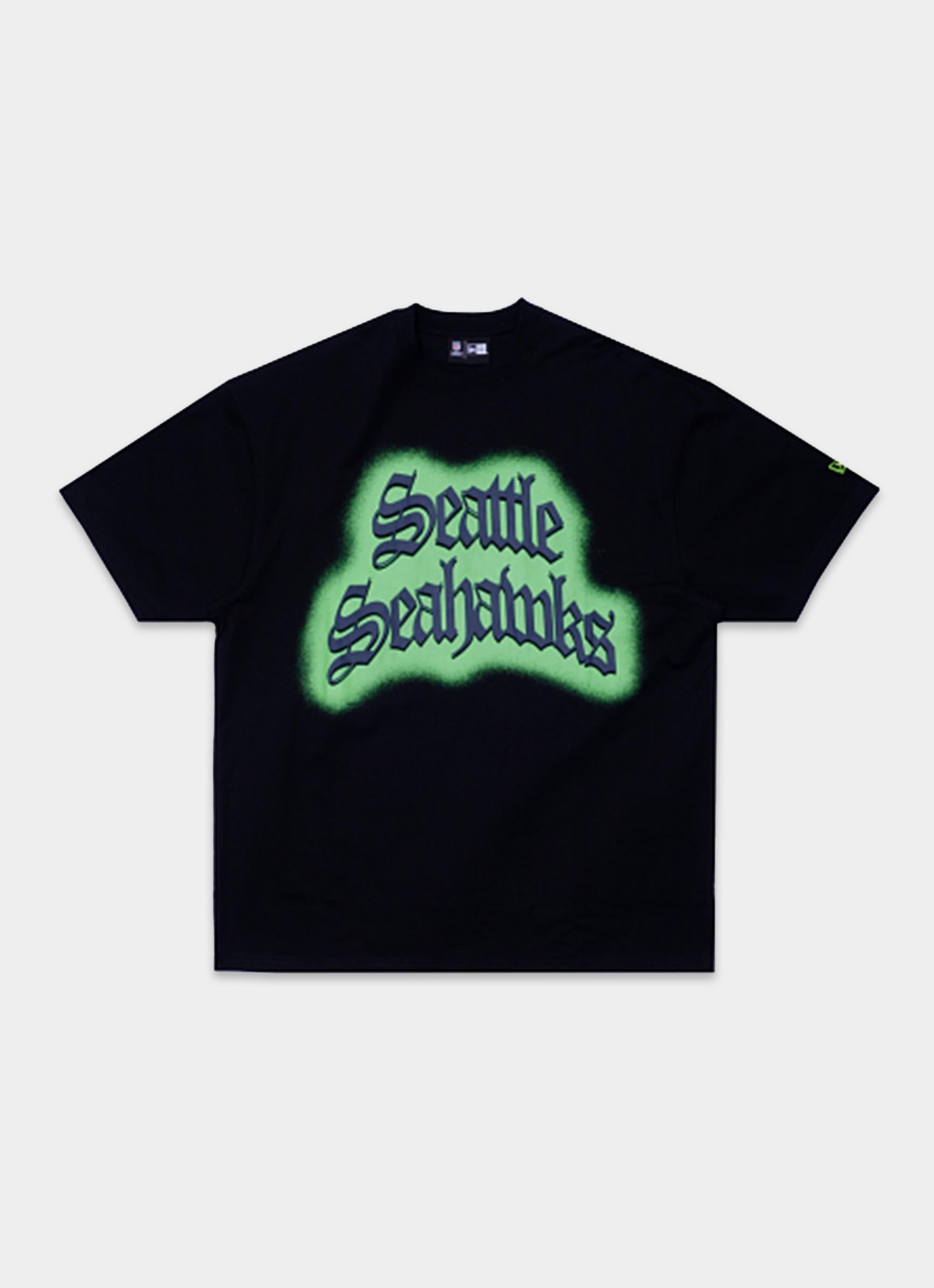 New Era Nfl Seattle Seahawks Gothic Stencil Script Tee in Black