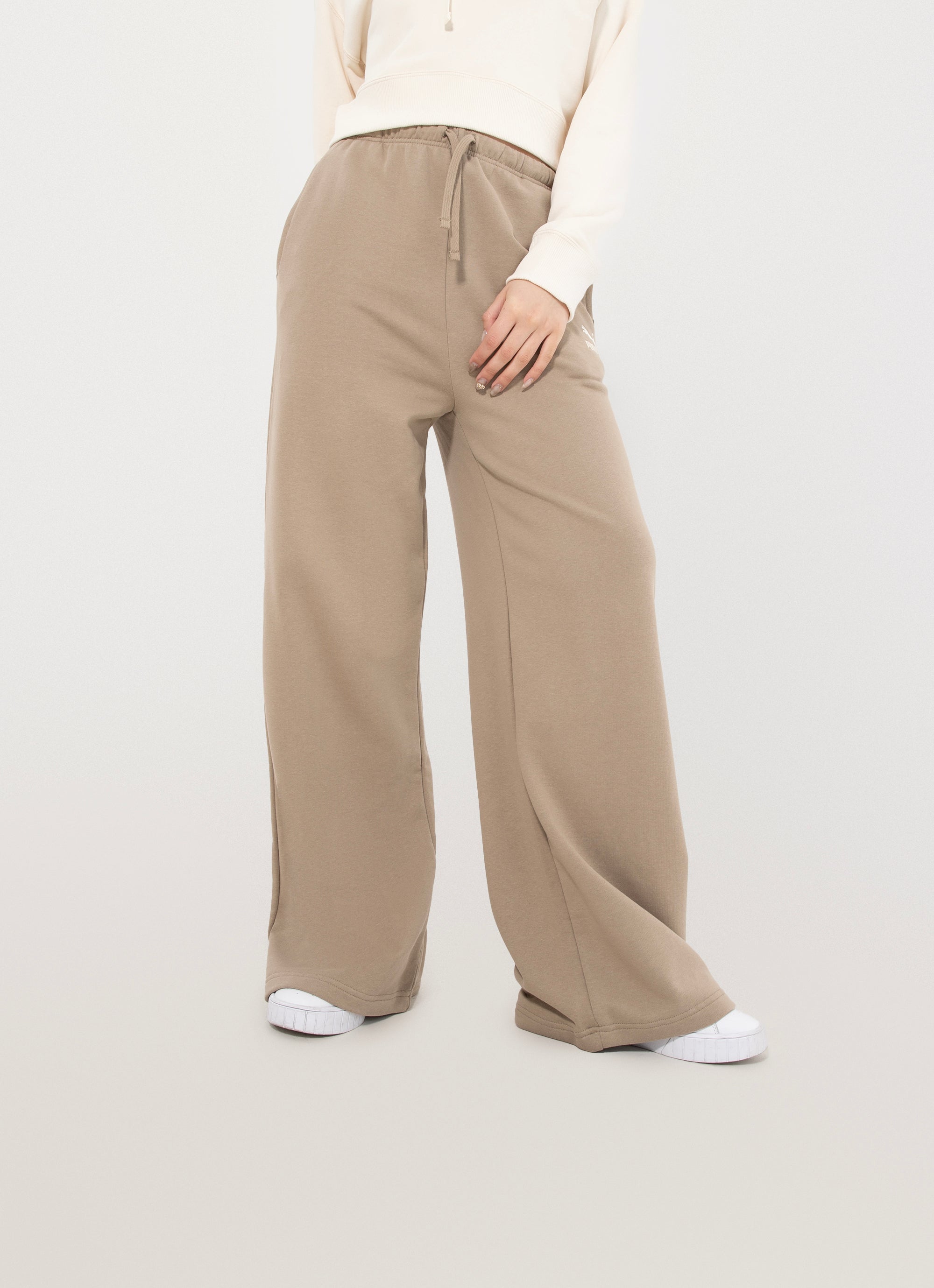 Puma Better Classics Relaxed Sweatpants - Womens in Brown