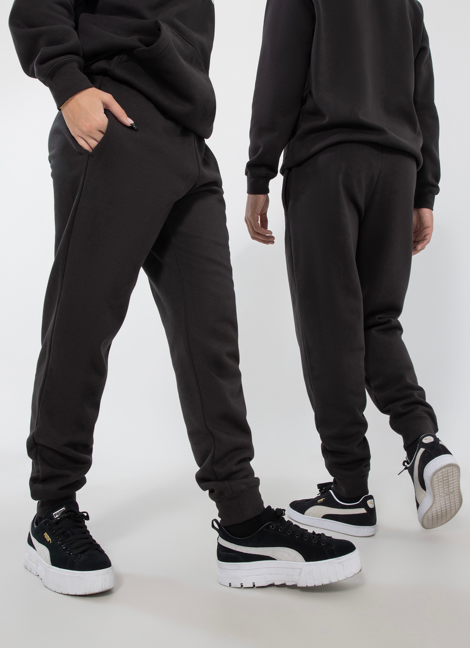 Puma Essential No.1 Logo Fleece Sweatpants in Black