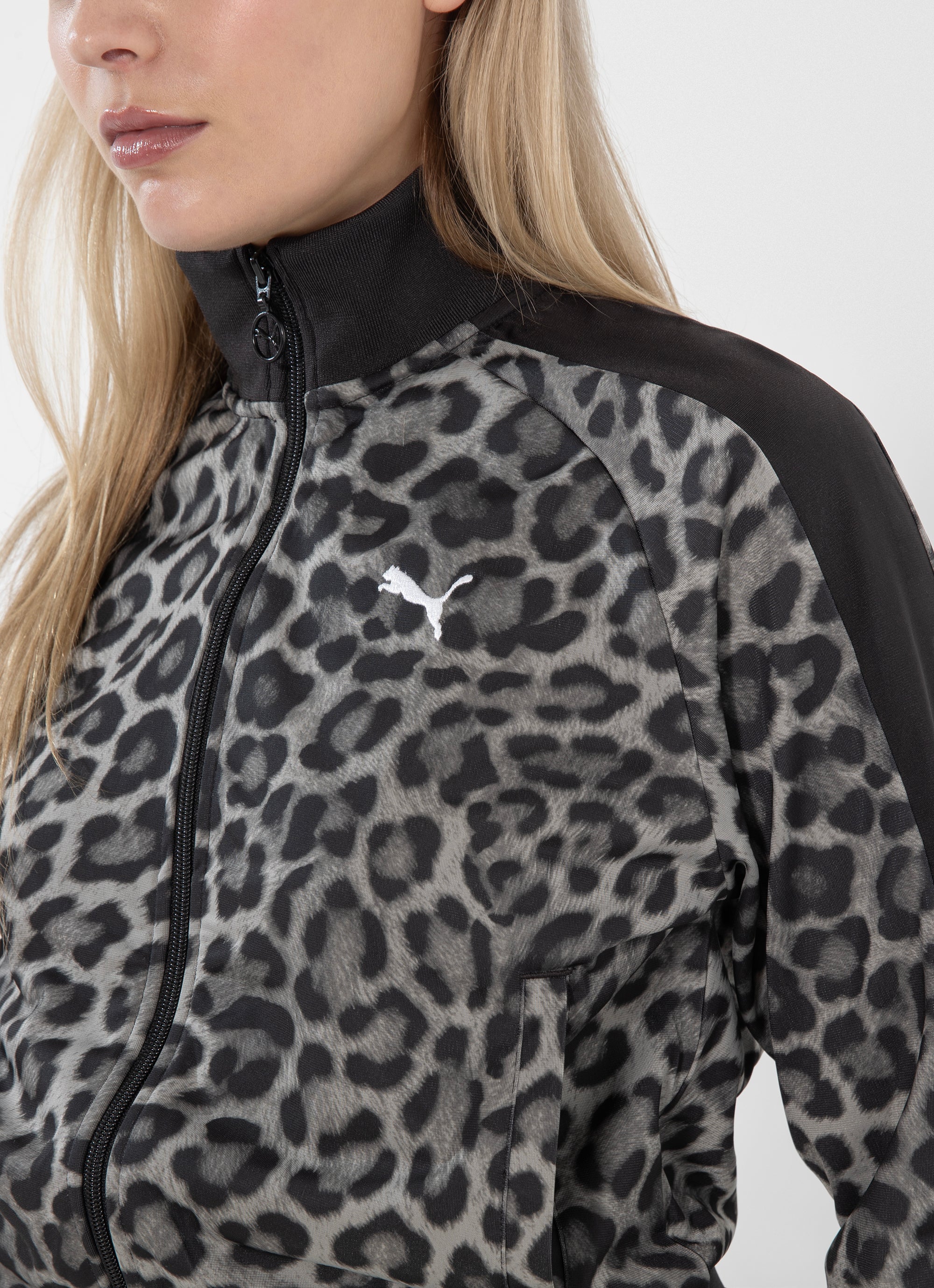 【PUMA】T7 LEO LUXE 上下セット T7 LEO LUXE Women's All-Over Print Short Track Jacket | PUMA