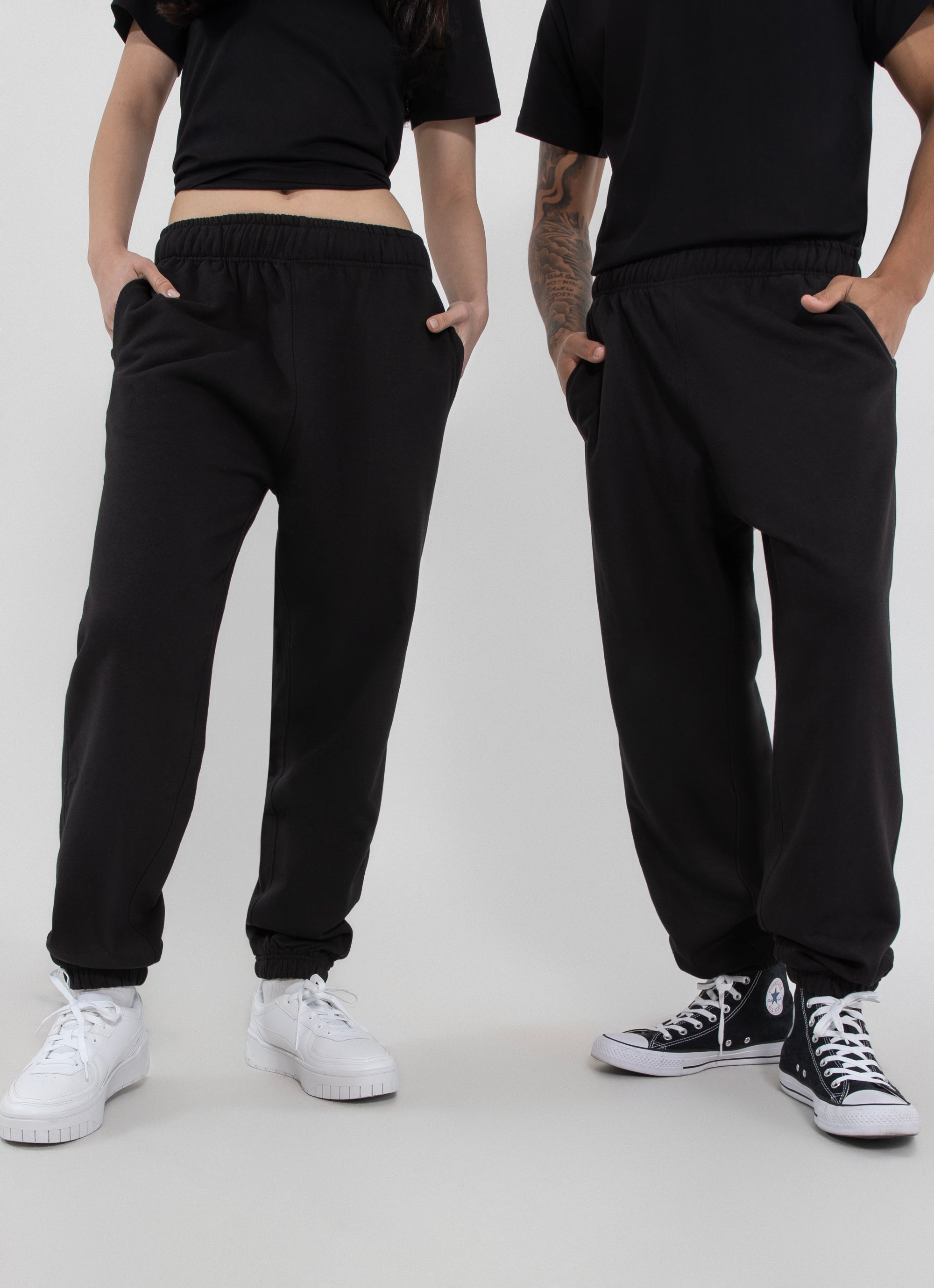 Sans Ease Trackpants in Black | Red Rat