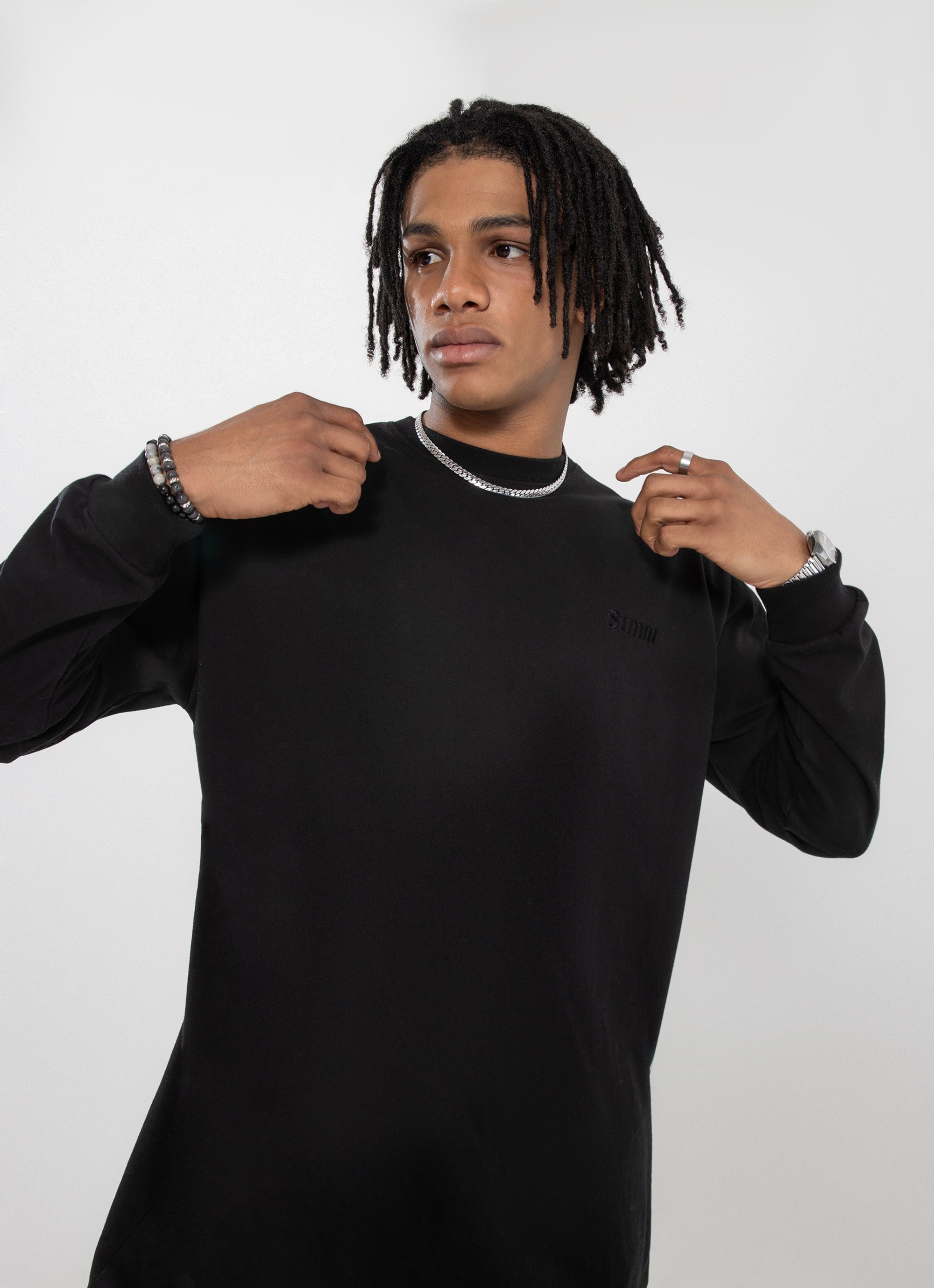 Stmnt Aisle Long Sleeve in Black