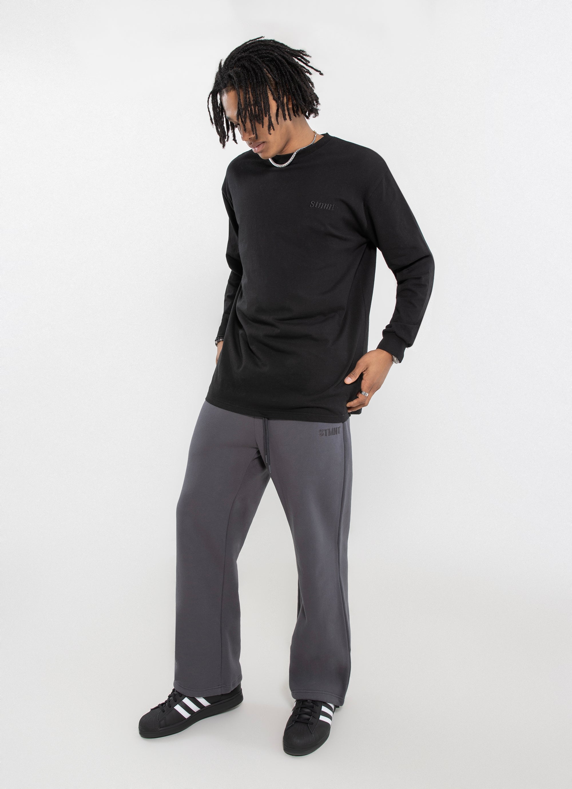 Stmnt Aisle Long Sleeve in Black