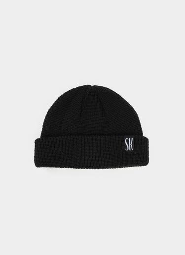 Stmnt King Size Beanie in Black
