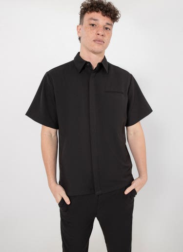 Stmnt Gloom Short Sleeve Shirt in Black