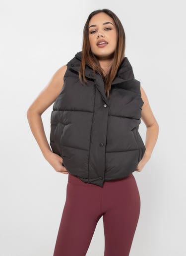 Stryde Sleeveless Puffed Vest in Black