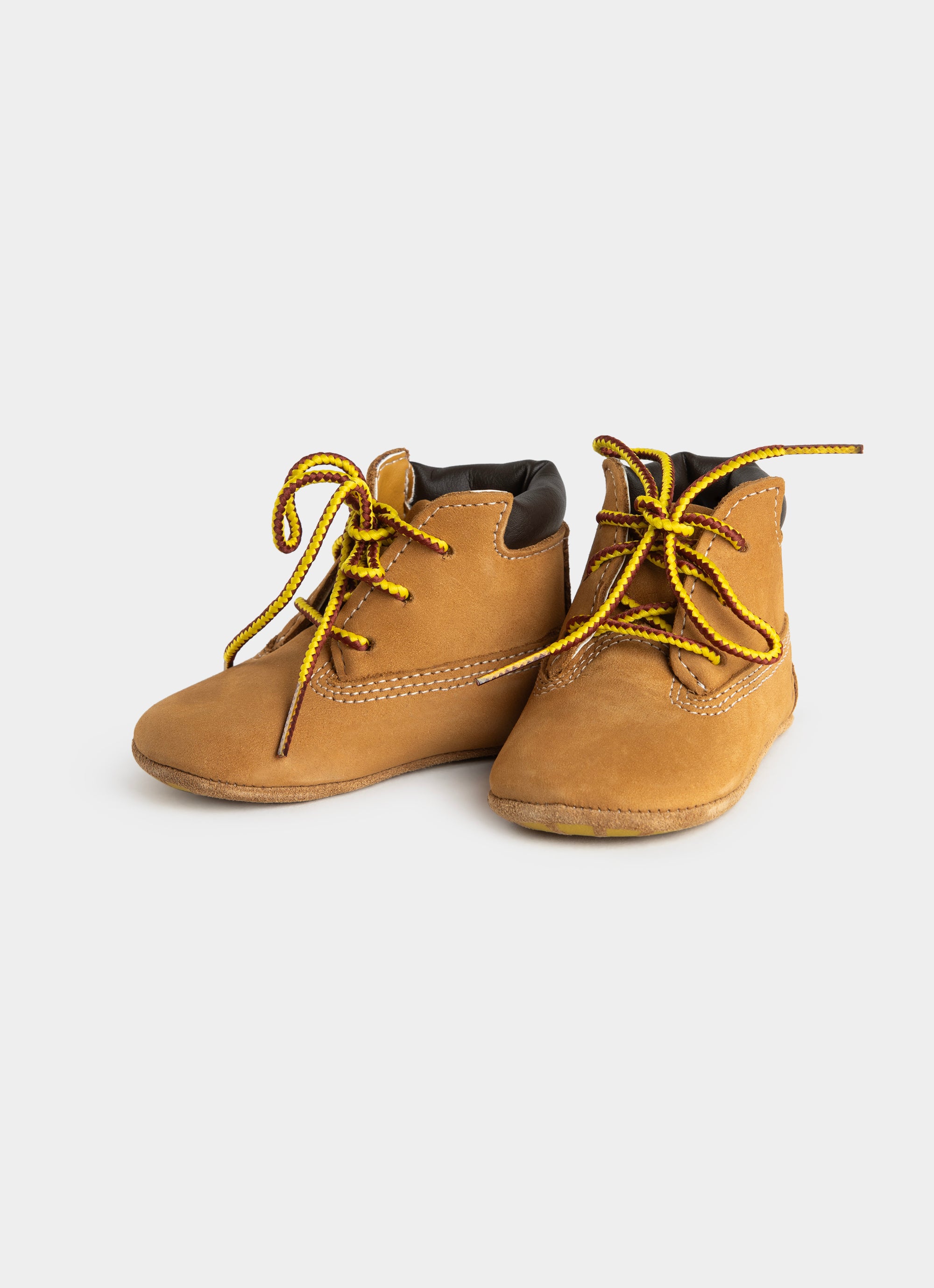 Timberland Crib Bootie And Beanie Set - Infants in Brown